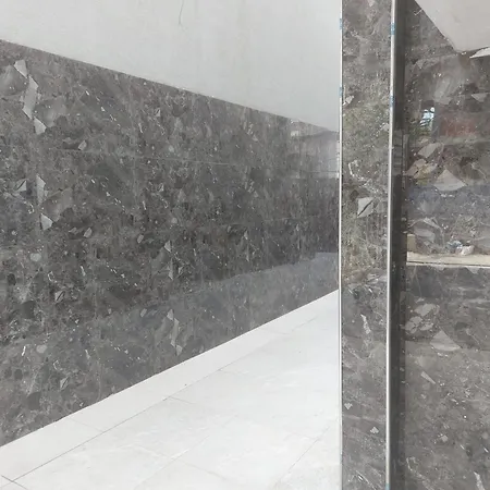 Lovely Apt.1-7 * טיראנה