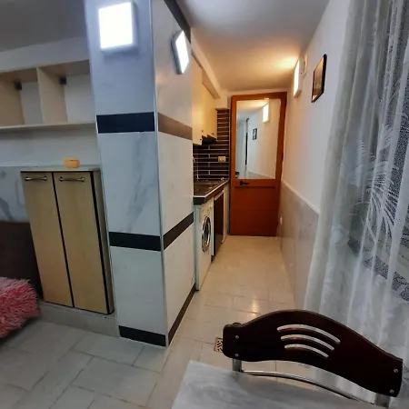 Lovely Apt.1-7